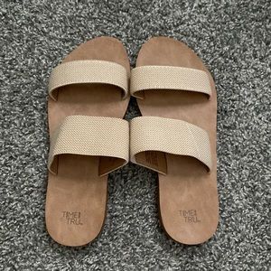 Time & Tru Sandals